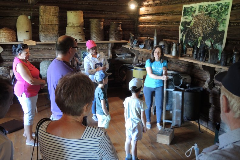 Muzeum Pszczelarstwa i Skansen Pszczelarski w Stróżach
